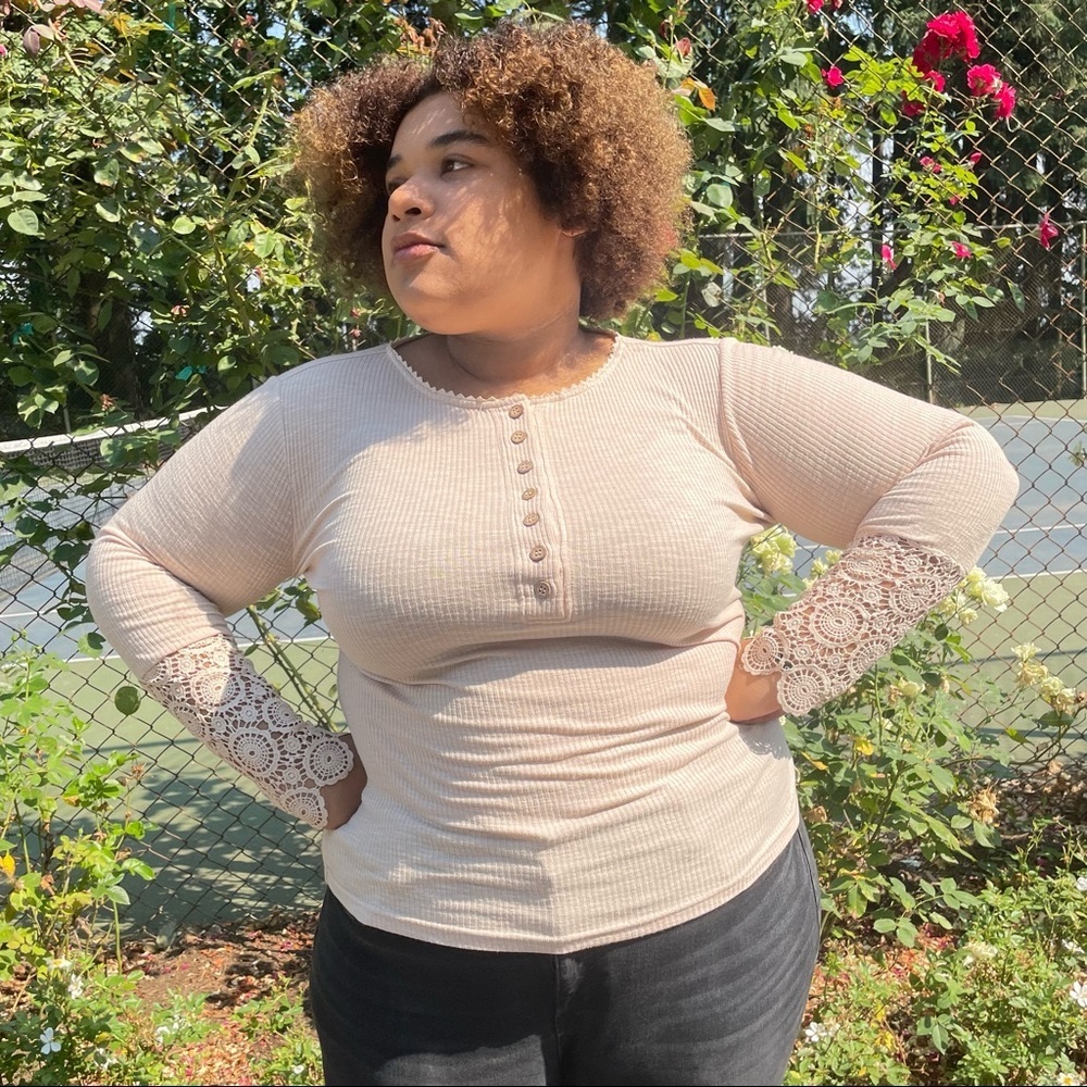 NWT Plus Size 4X Apricot Ribbed Lace Cuff Henley Long Sleeve Top